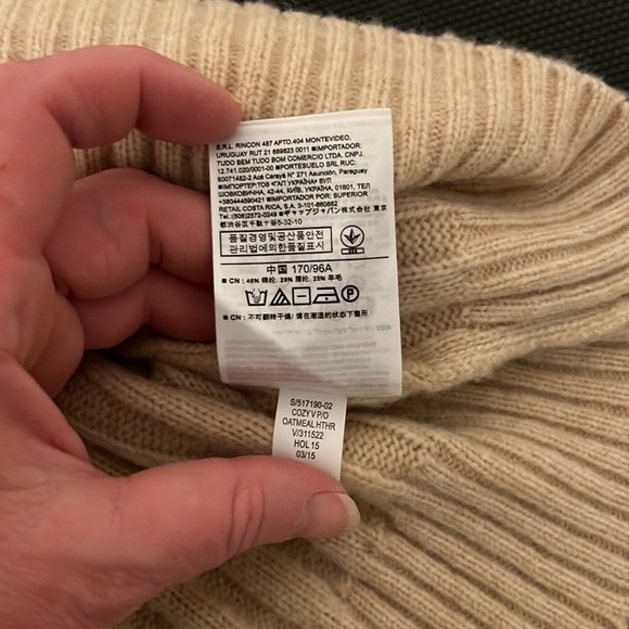 Gap Design & Crafted Ribbed Knit V Neck Sweater - Picture 13 of 13